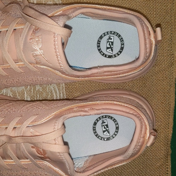 APL Techloom Phantom Women's Running Shoes Sz 14, Pink, Like New, No Box - Picture 7 of 8